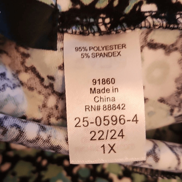 Ellos Green and White Abstract Floral on Black Pull On Skirt 1X (22/24) #3032 - Picture 5 of 6